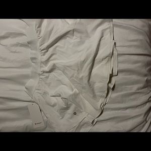 WHITE LULULEMON SKIRT NEVER BEEN WORN NWT